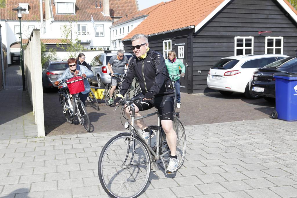 Hotel KOM! Sint-Maartensdijk Buitenkant foto